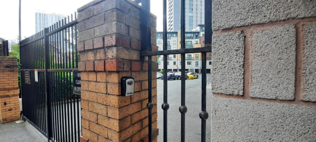 2-Bed Apartment Near City Centre マンチェスター エクステリア 写真